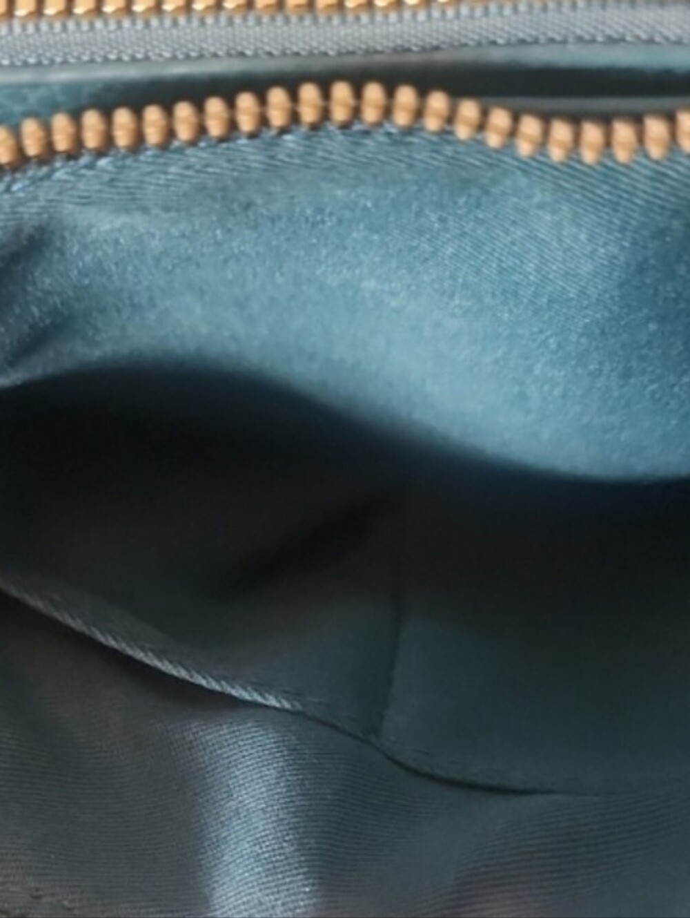 Crossi Teal Leather Crossbody with Gold Chain Strap - Picture 4 of 5
